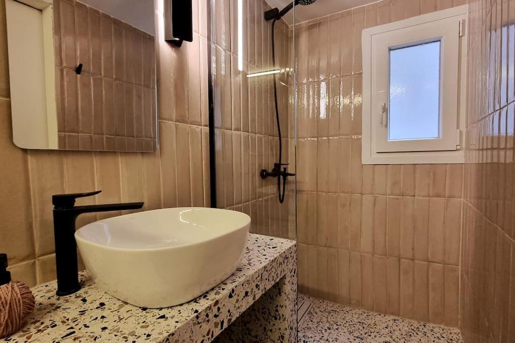 Μπροστά Στη Πλατεία Ναυαρίνου/Τσιμισκη Διαμέρισμα テッサロニキ エクステリア 写真